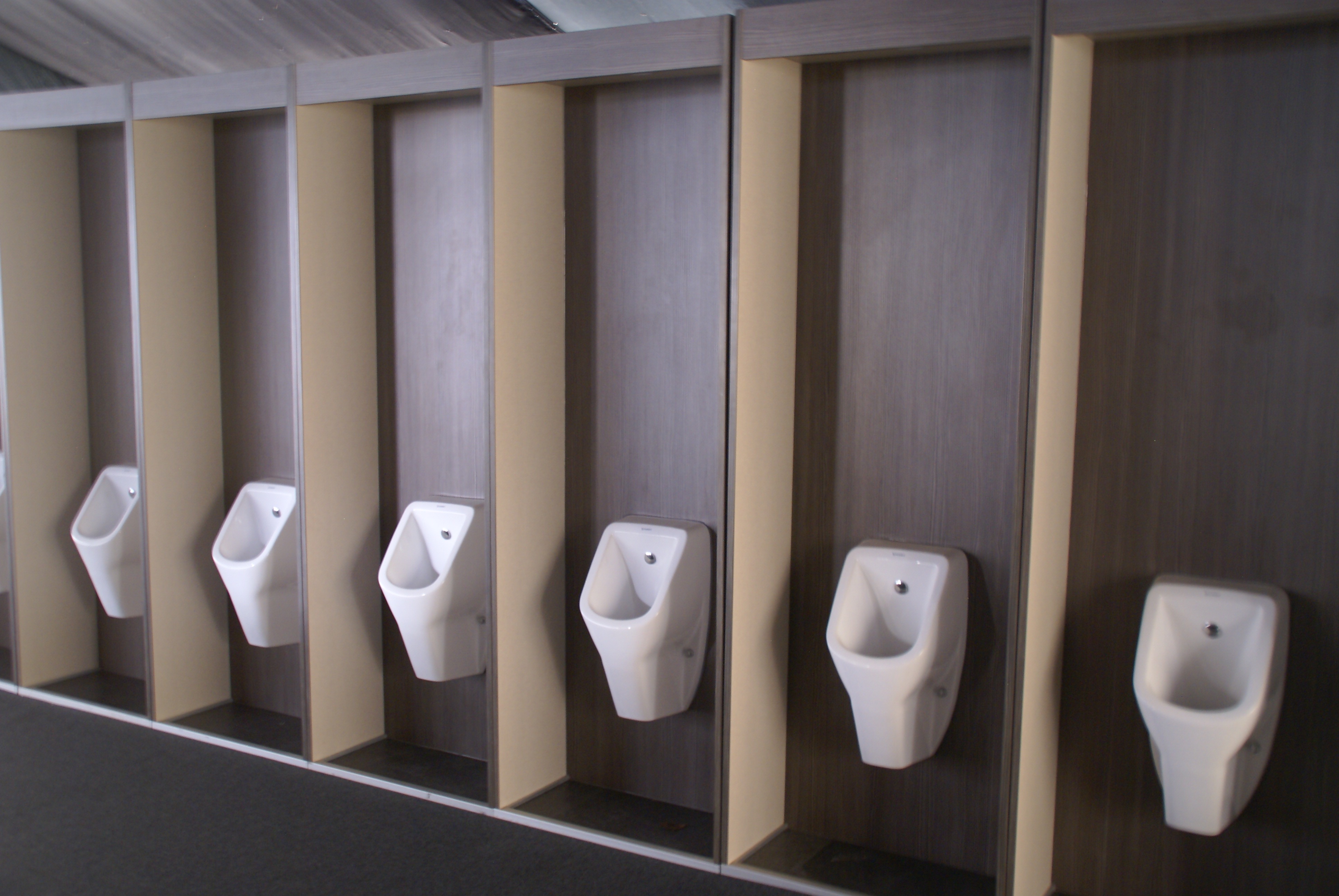 Flexiloo row of urinals